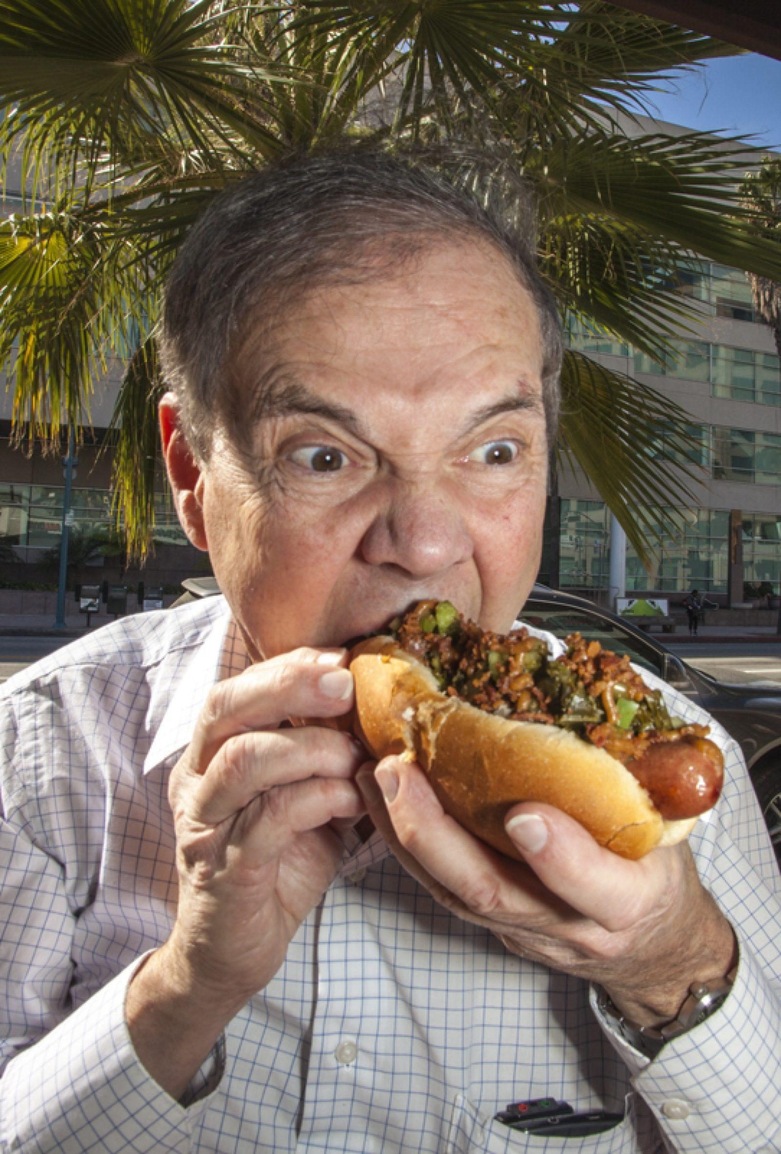 Bruce eating la2