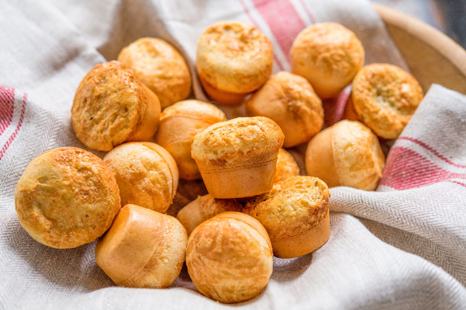Brazilian Cheese Bread Pao de Queijo