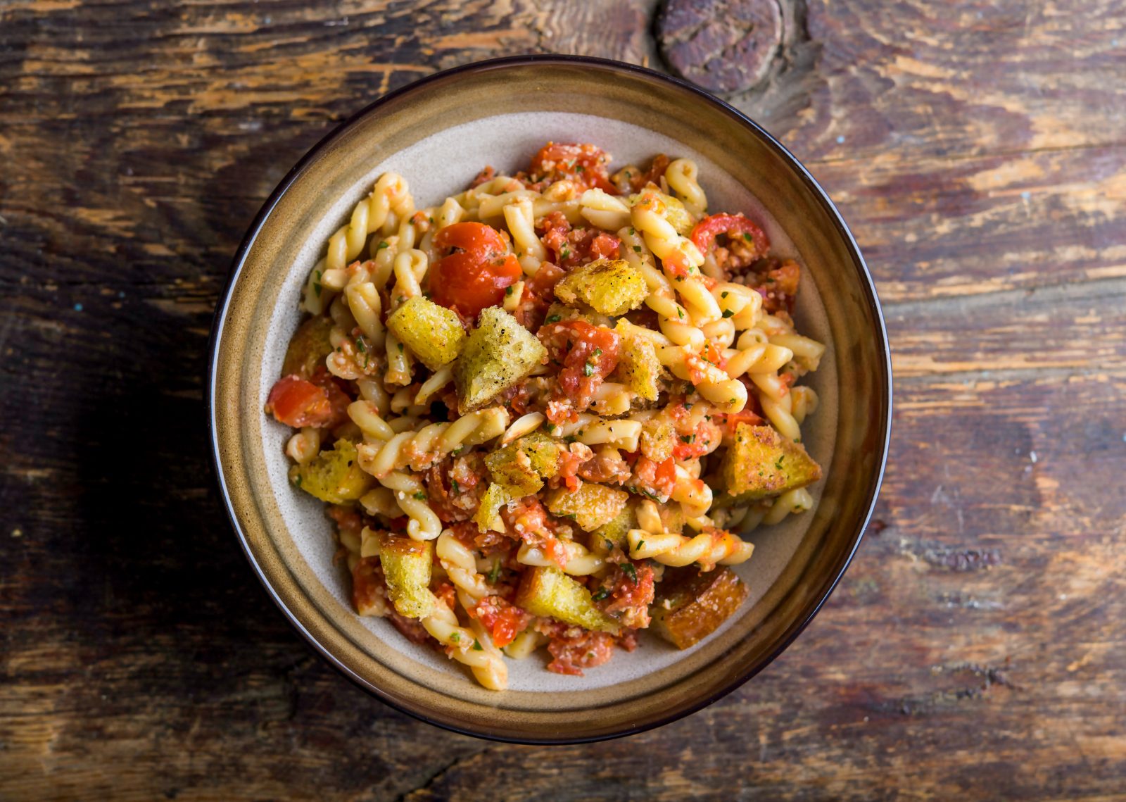 Gemelli Fresh Tomato Almond Pesto Croutons