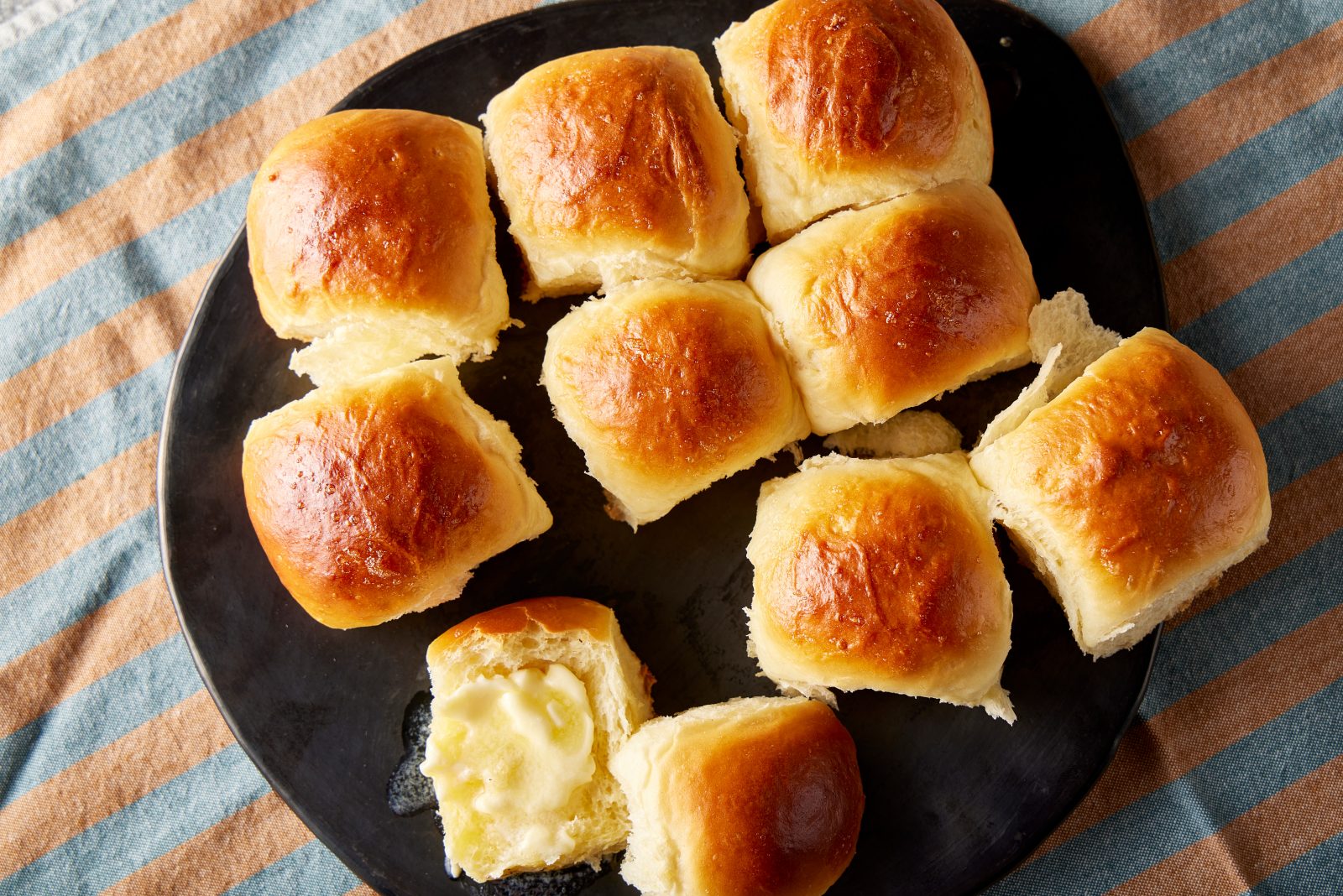 Hawaiian Sweet Bread Style Dinner Rolls
