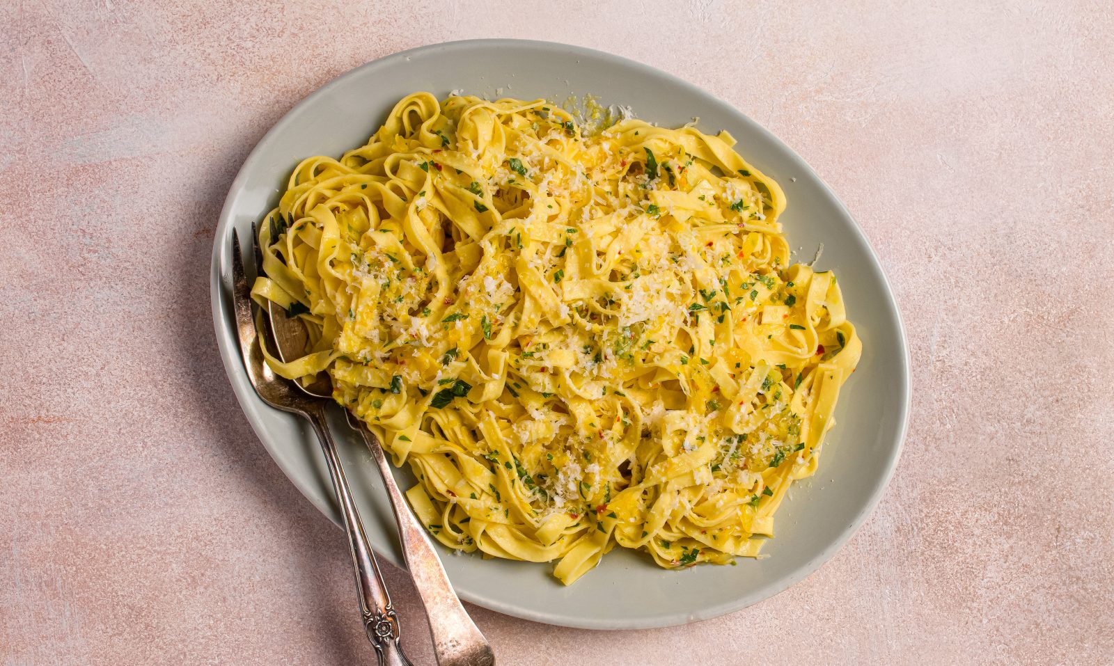 Lemon Garlic Fettuccine Pasta