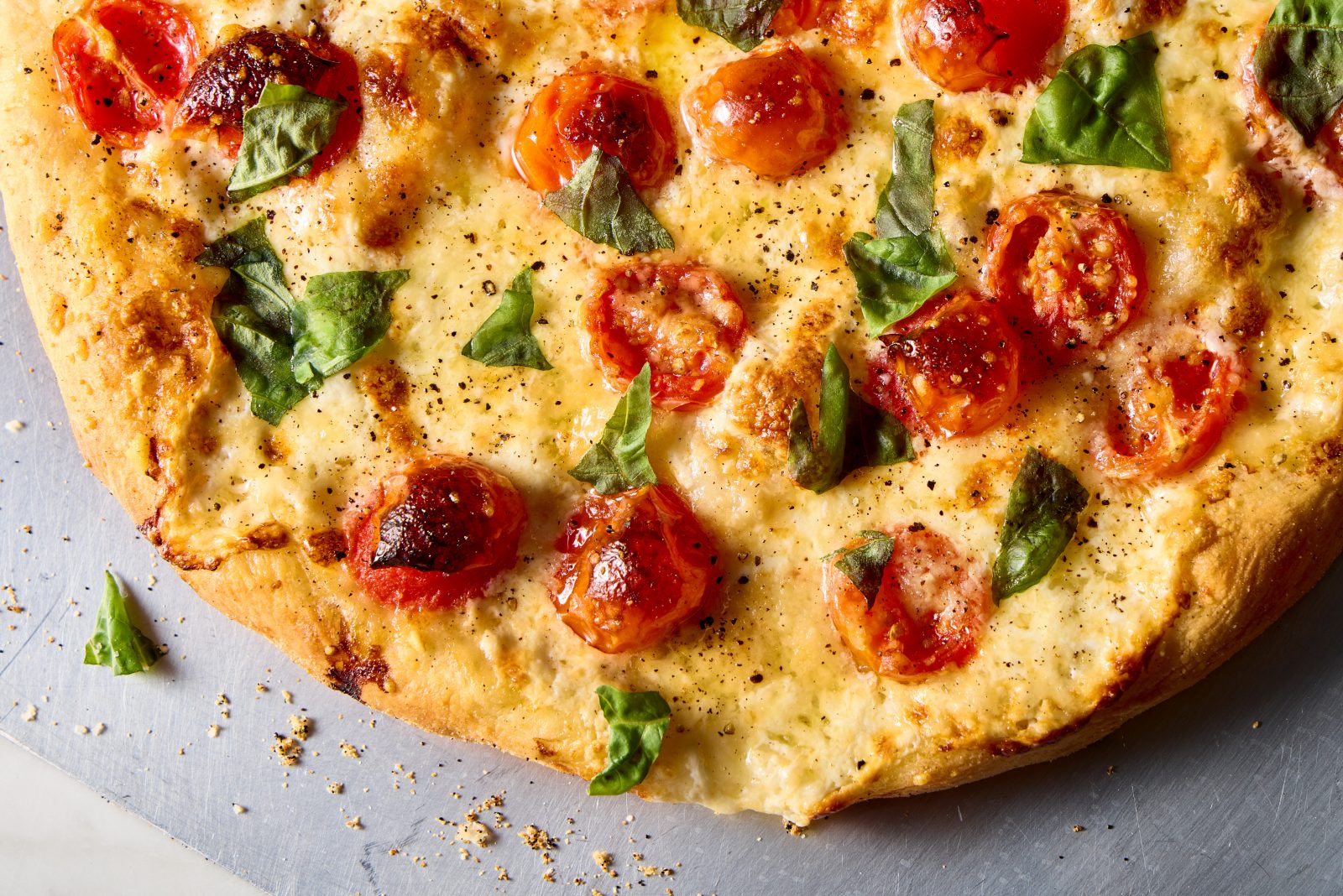 Pizza Cherry Tomatoes Mozzarella Basil