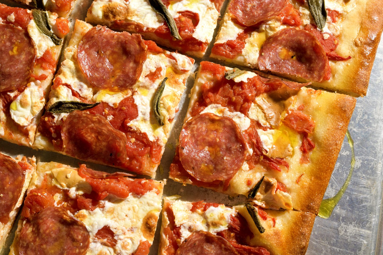Pizza Salami Smoked Mozzarella