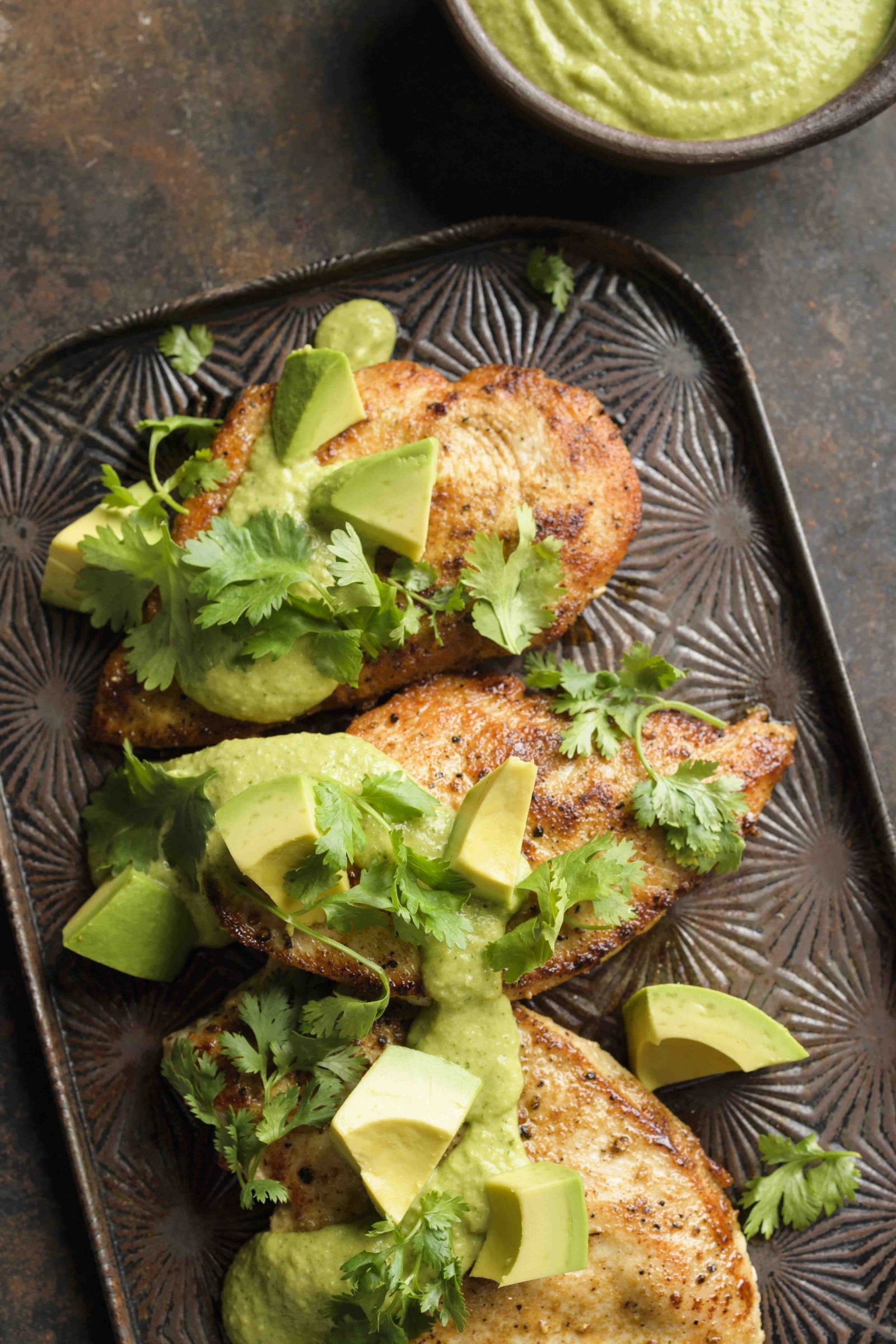 avocado-poblano-sauce-chicken-cutlets