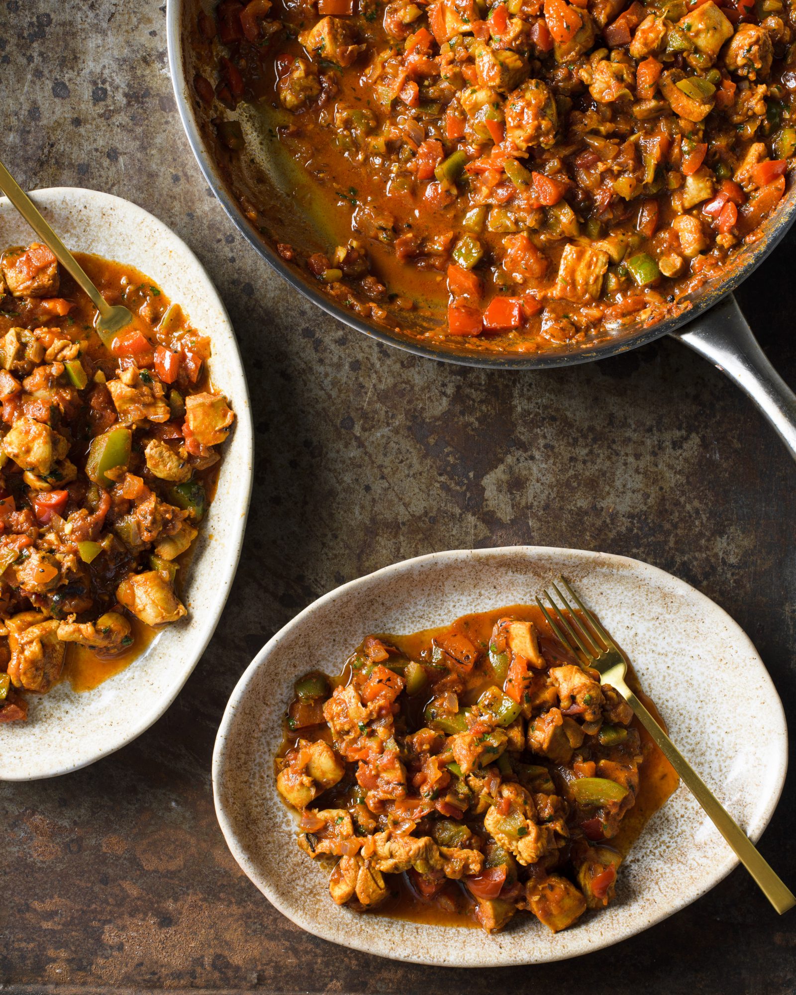 Chicken curry tomatoes bell peppers v