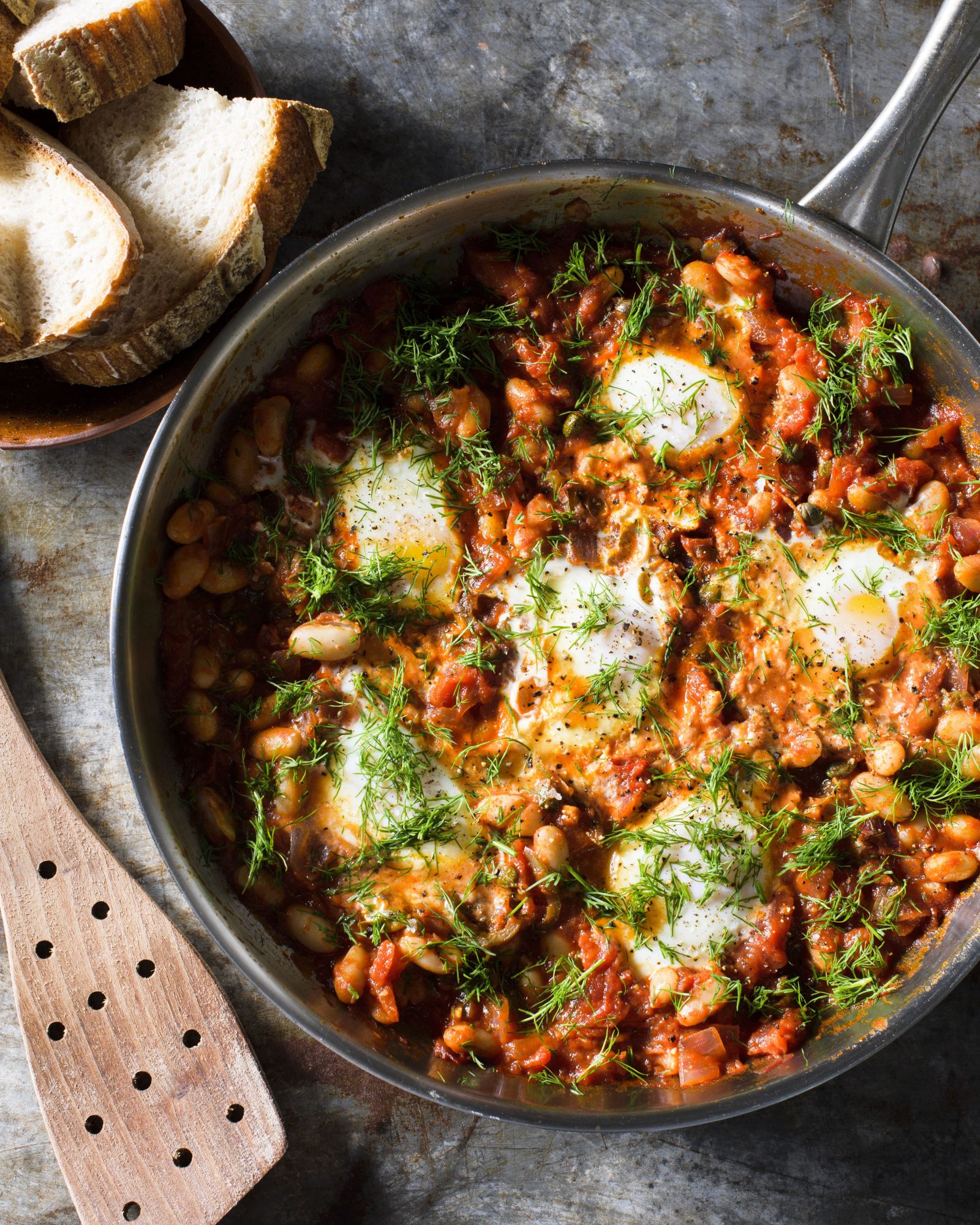 Shakshuka white beans dill v