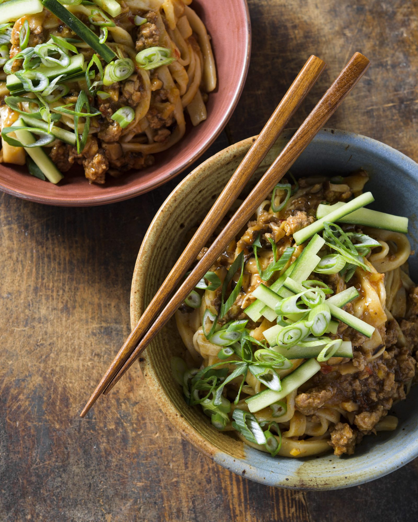 Udon noodles spicy meat mushroom sauce v