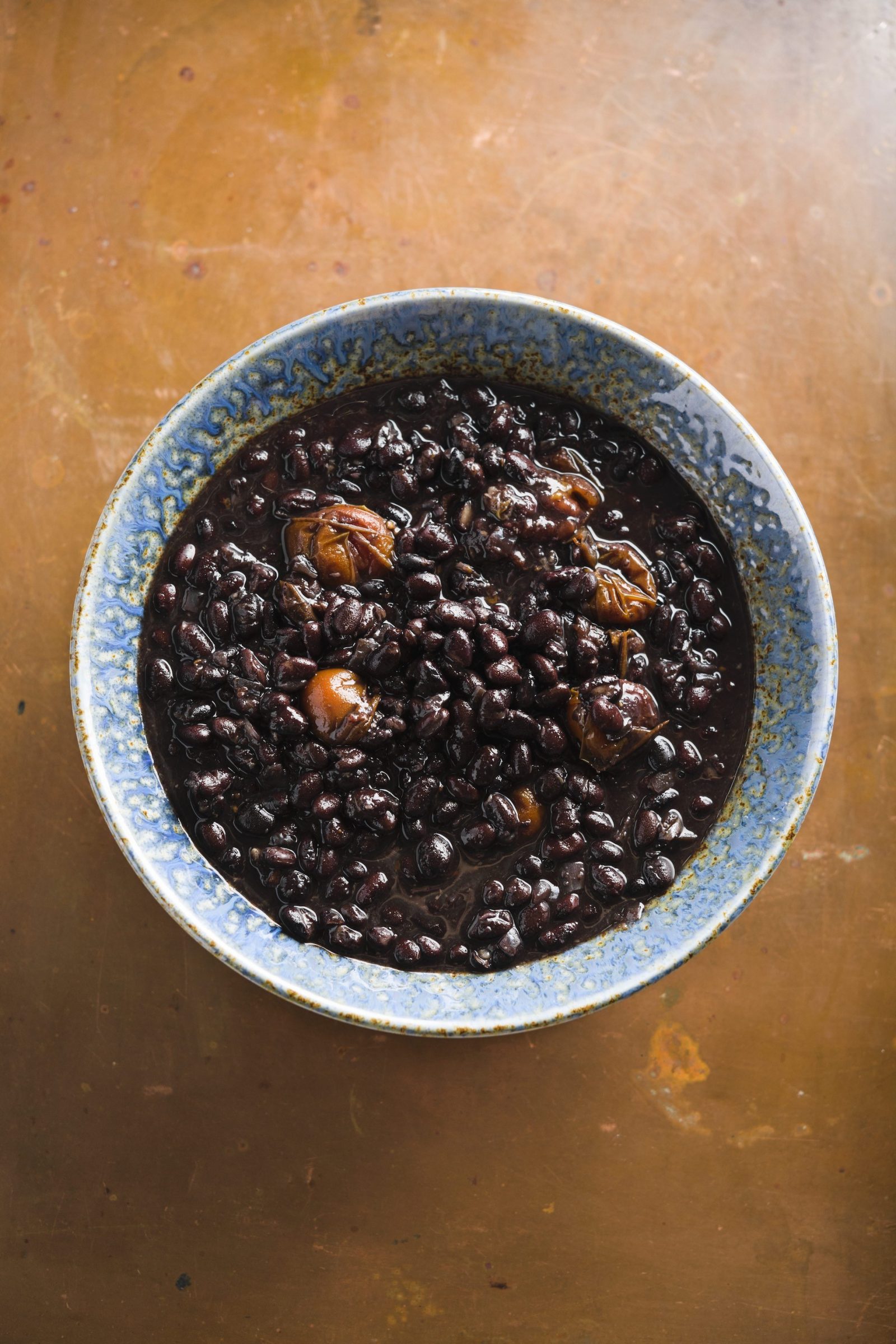Simple Black Beans with Tomatoes and Garlic