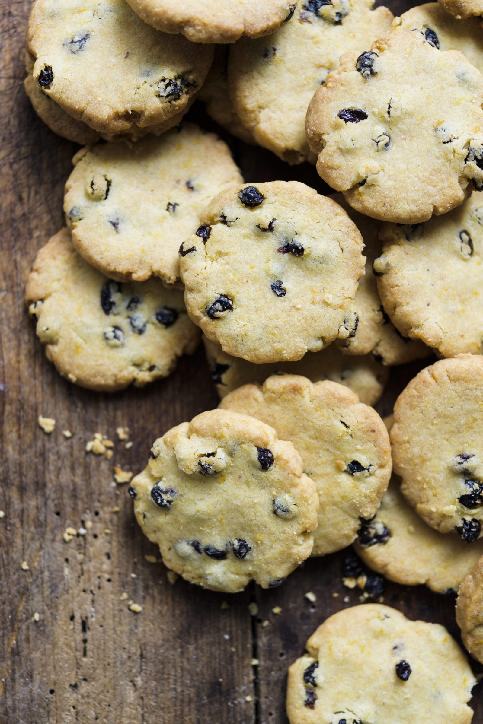 Venetian Cornmeal and Currant Cookies (Zaletti)