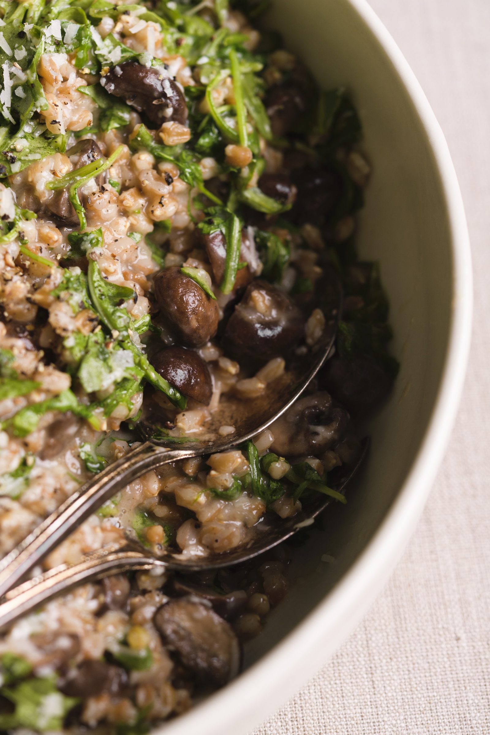 cremini-mushrooms-farro-fast-slow