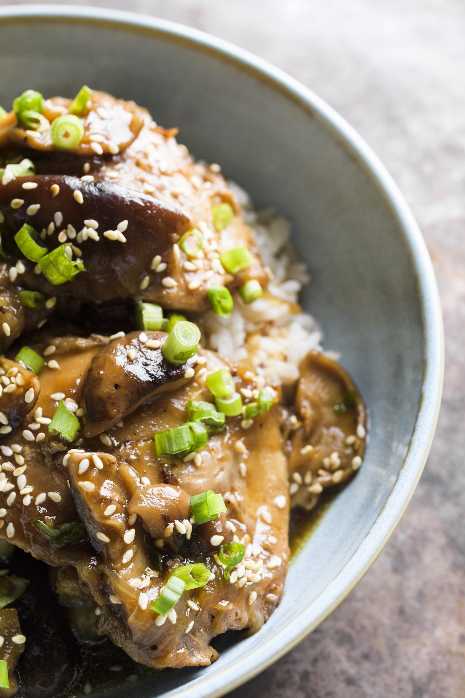 shiitake-mushroom-ginger-braised-chicken-v