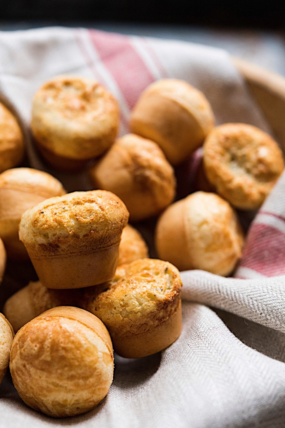 Brazilian Cheese Bread (Pão de Queijo)
