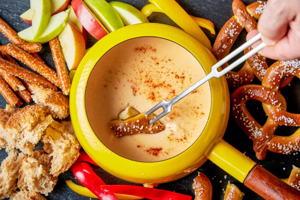 Make a Perfectly Creamy Cheese Sauce Without Resorting to Velveeta