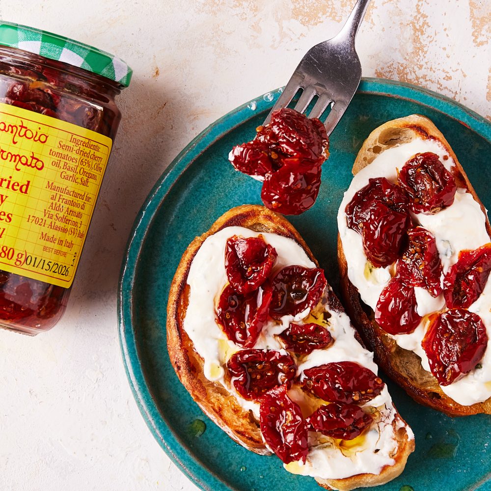 Meze i43 Aldo Armato Semi Sun Dried Cherry Tomatoes Oil Texture