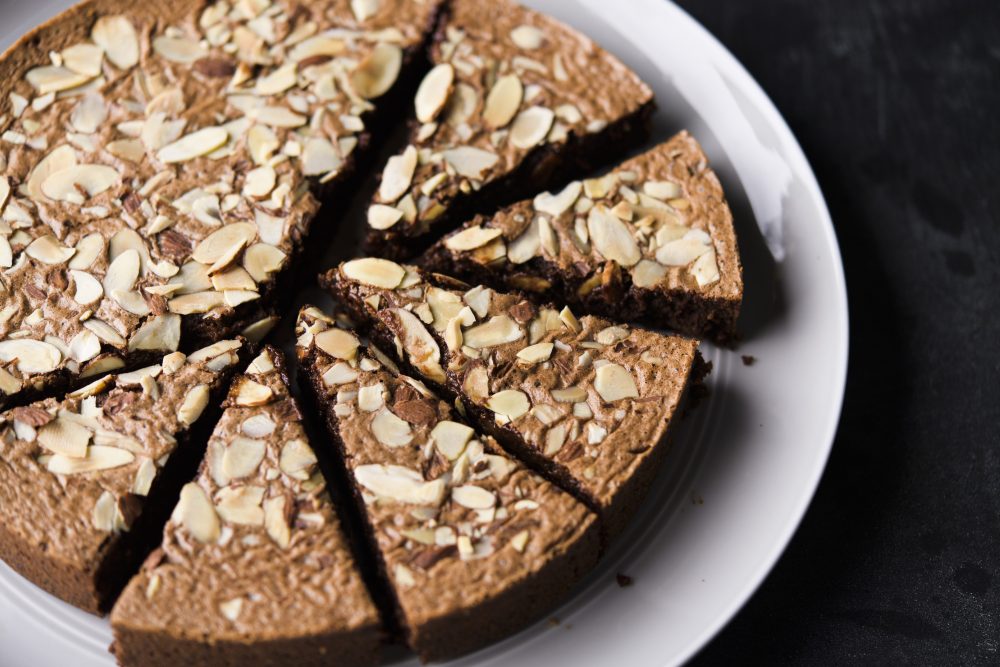 caprese-chocolate-almond-torte