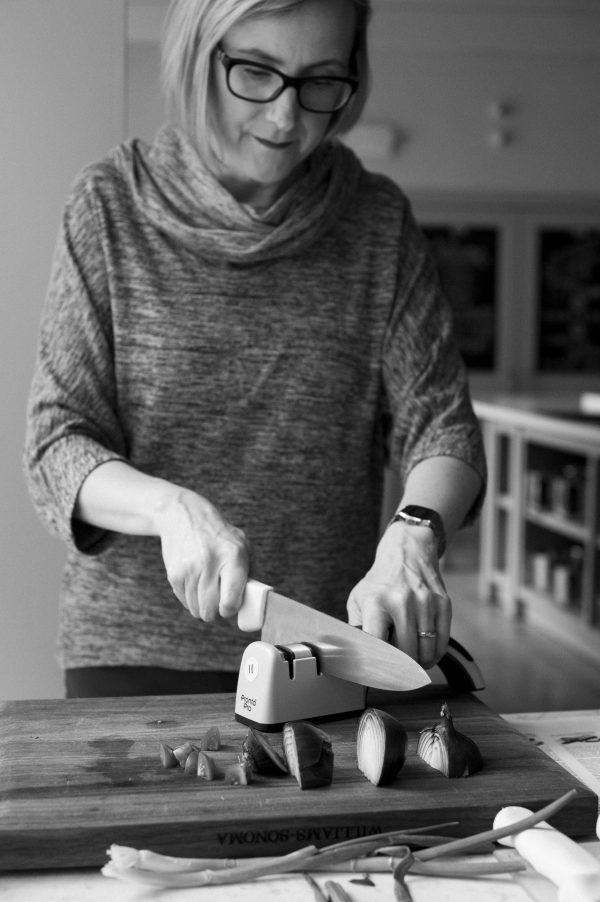 Mention of angles could be mystifying: “I would never know what angle my blade should be sharpened at.”