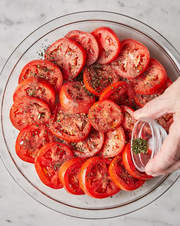 Tomato tart seasoned thyme and pepper then bake