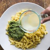 Properly sauce pasta with pesto