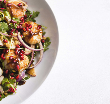 arugula-salad-pomegranate-vinaigrette-seared-scallops-cookish