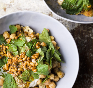 pita-chickpea-salad-yogurt-mint-fatteh-beirut-levant